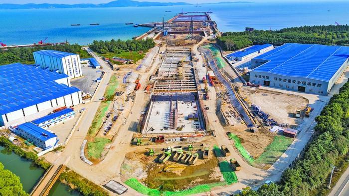 2018年10月18日，太湖隧道施工打通水陸連接。