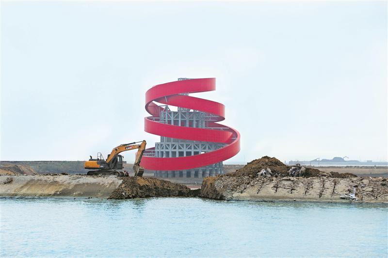 2020年11月16日上午10時，650米修建好的隧道被順利“埋”入湖底。至此，蘇錫常南部高速公路太湖隧道馬山段全部實現(xiàn)陸島通道轉(zhuǎn)換，碧玉螺造型的風(fēng)亭“浮”出水面，因施工被封閉兩年之久的十里明珠堤于15日恢復(fù)通行，隧道進(jìn)入全新的施工階段。